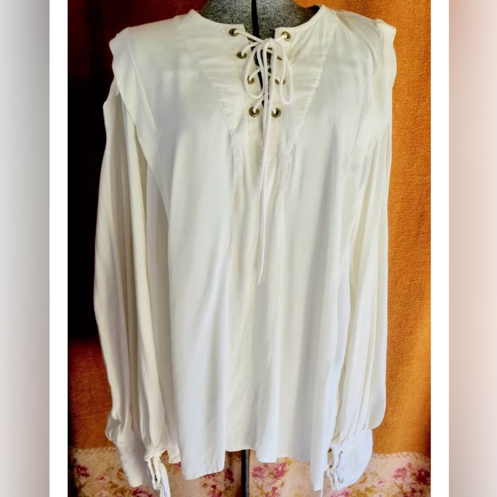 Tickle Thy Fantasy Elegant White Lace-Up